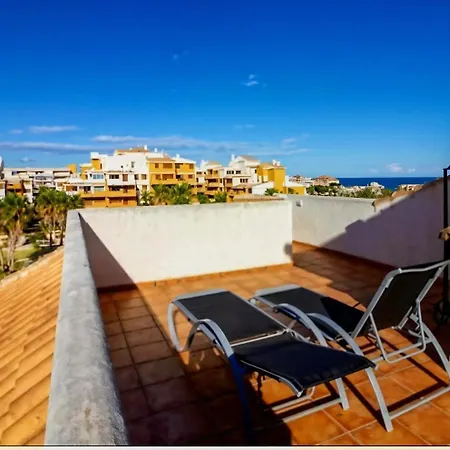 Bright Penthouse With Spacious Solarium Punta Prima تورّيفيِخا
