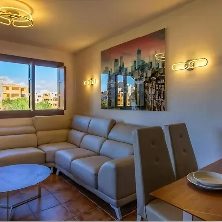 شقة Bright Penthouse With Spacious Solarium Punta Prima