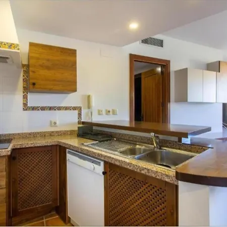 شقة Bright Penthouse With Spacious Solarium Punta Prima تورّيفيِخا