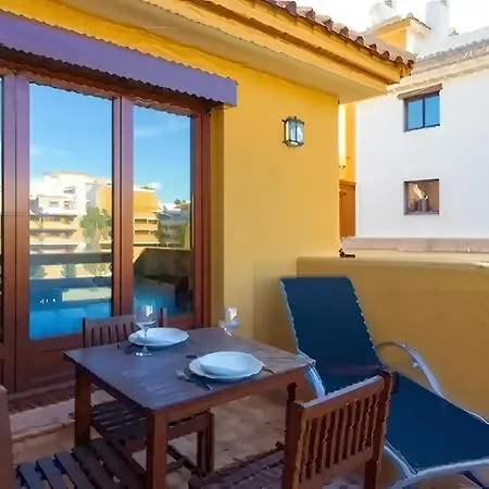 شقة Bright Penthouse With Spacious Solarium Punta Prima تورّيفيِخا